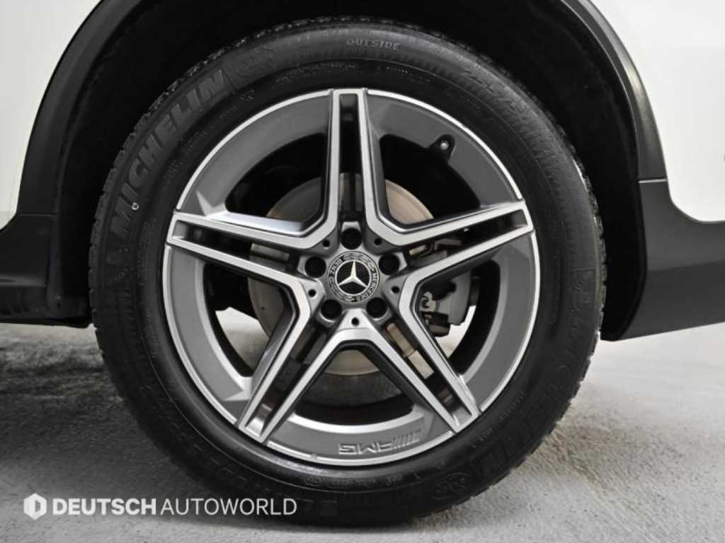 Mercedes Benz GLC Class - Vista 5