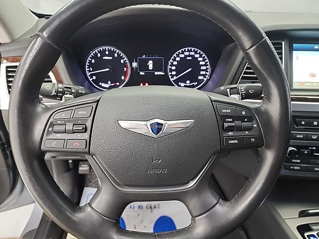 HYUNDAI Genesis - Vista 9