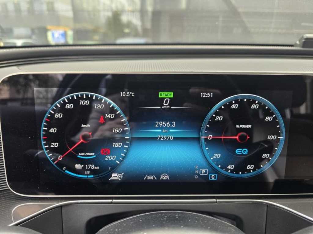 Mercedes Benz EQC - Vista 6