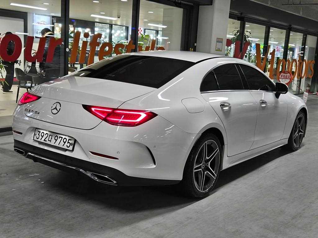 Mercedes Benz CLS Class - Vista 5