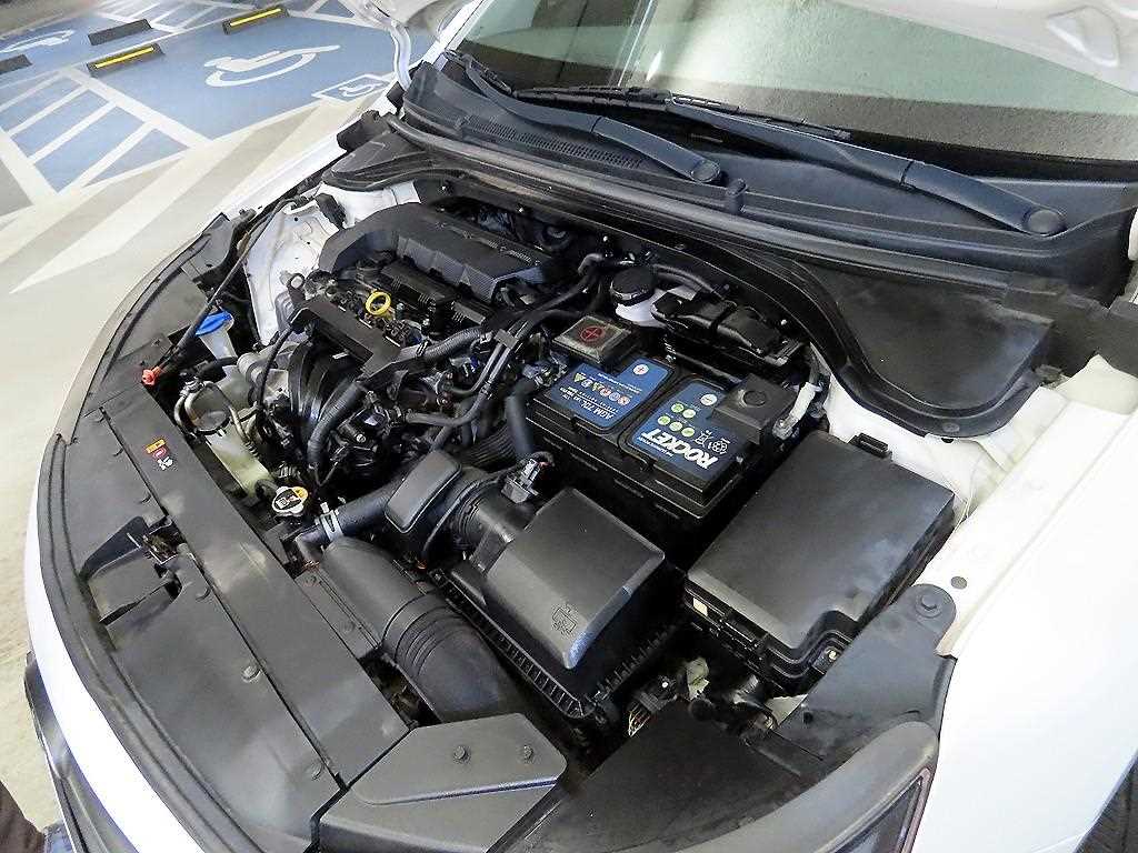 HYUNDAI Avante 2019 Blanco - Importación desde Corea - HF Imports Iquique - Foto 18