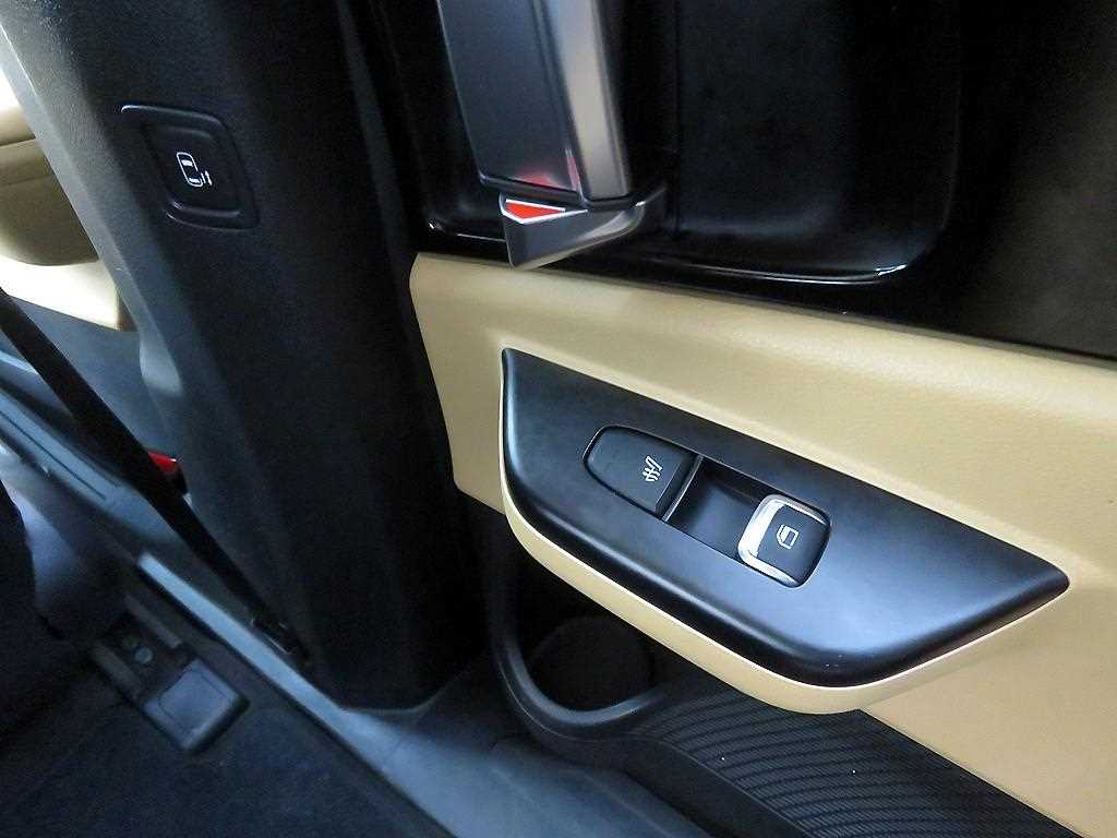 KIA Carnival - Vista 10