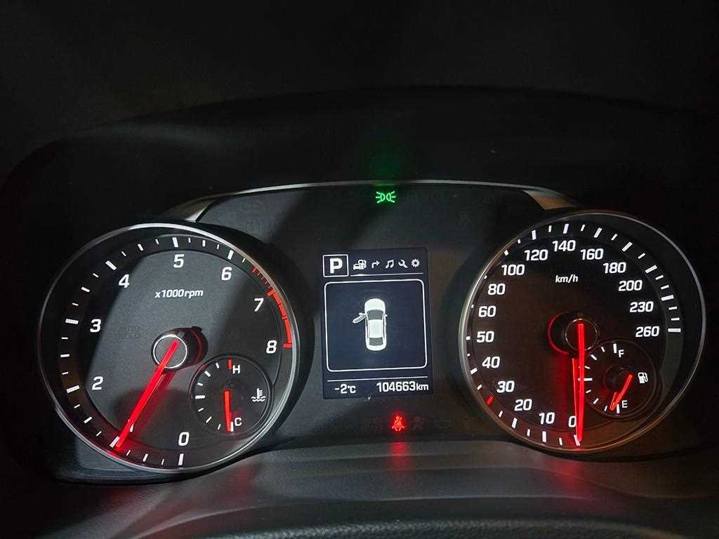 HYUNDAI Avante - Vista 9