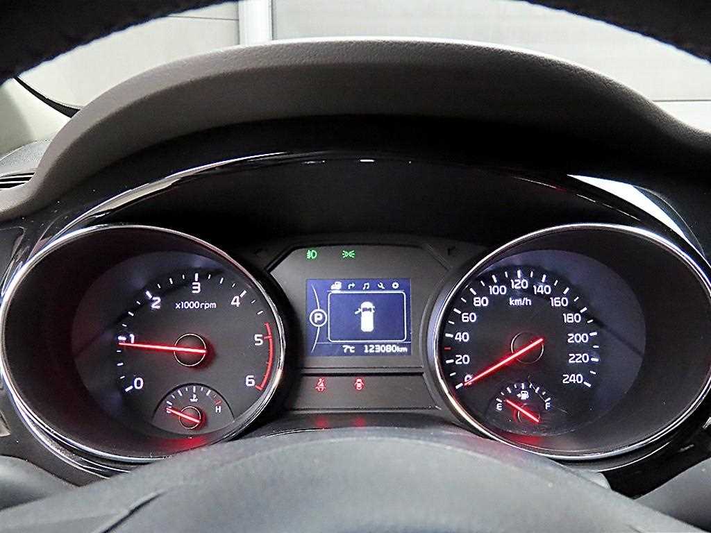 KIA Carnival - Vista 8