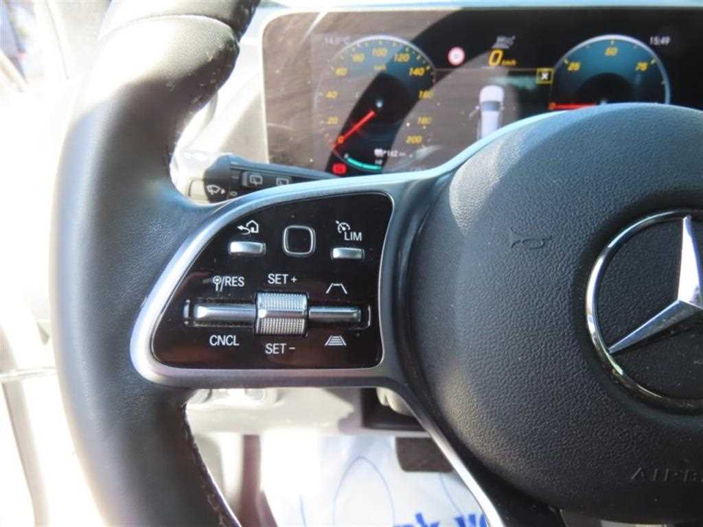 Mercedes Benz EQA - Vista 12