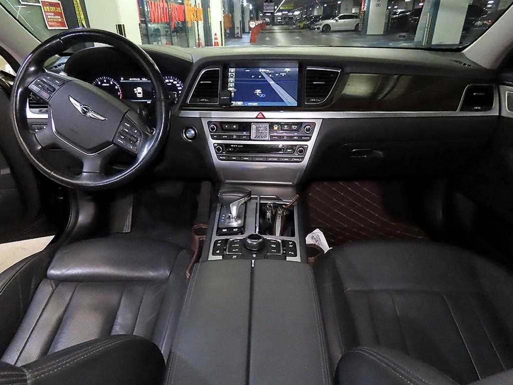 Genesis G80 - Vista 10