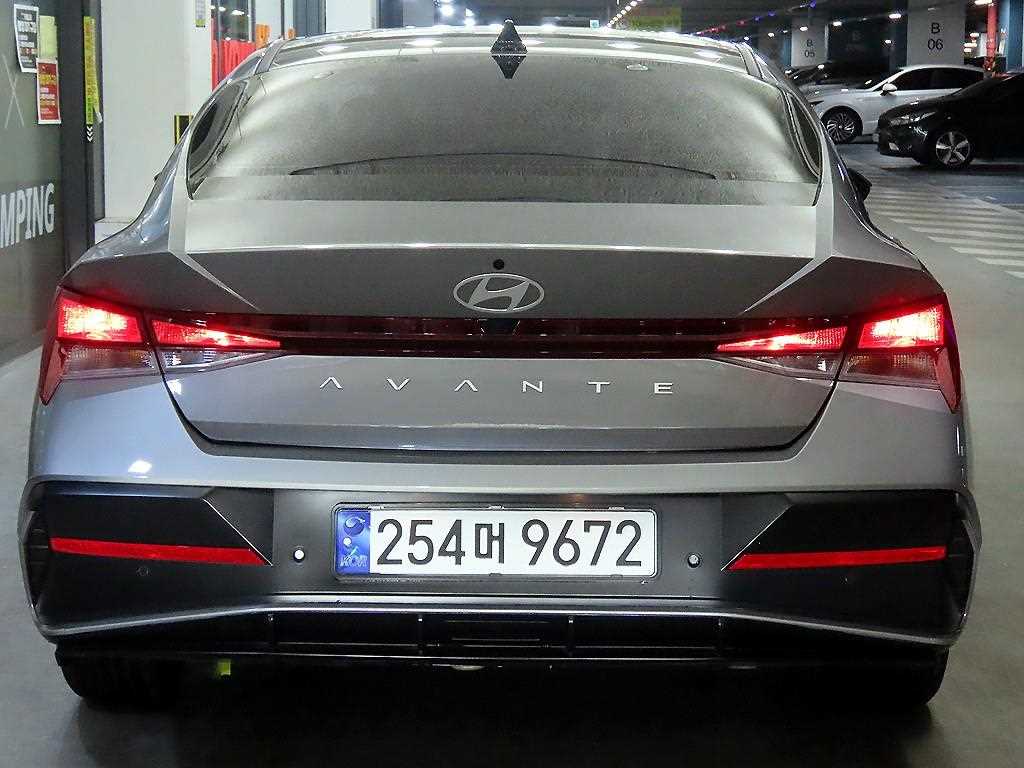 HYUNDAI Avante - Vista 5