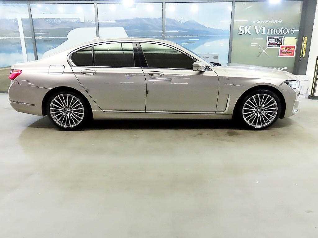 BMW 7 Series - Vista 3