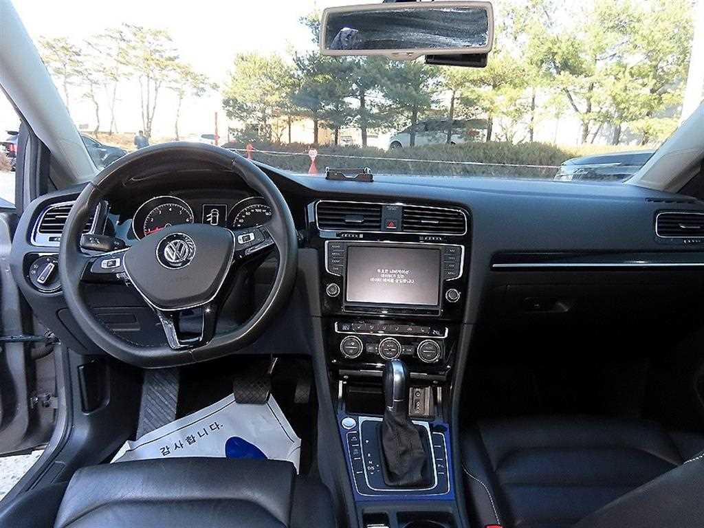 Volkswagen Golf - Vista 7