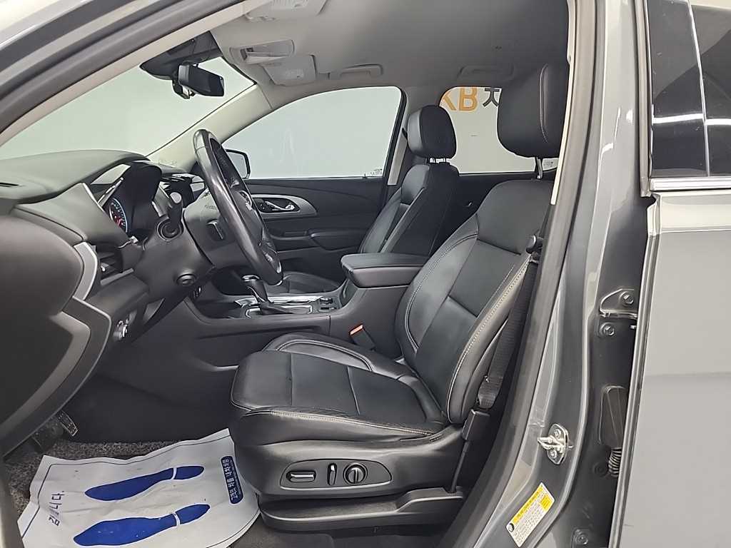 Chevrolet Travers - Vista 11