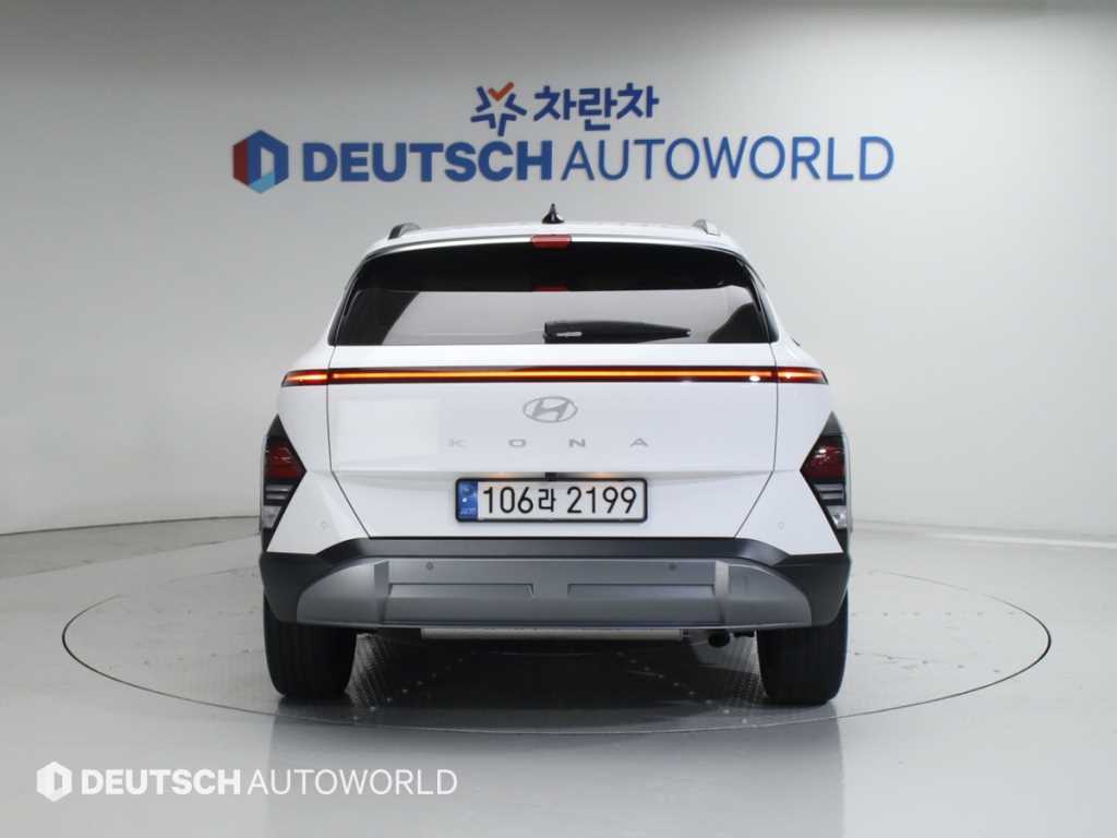 HYUNDAI Kona - Vista 4