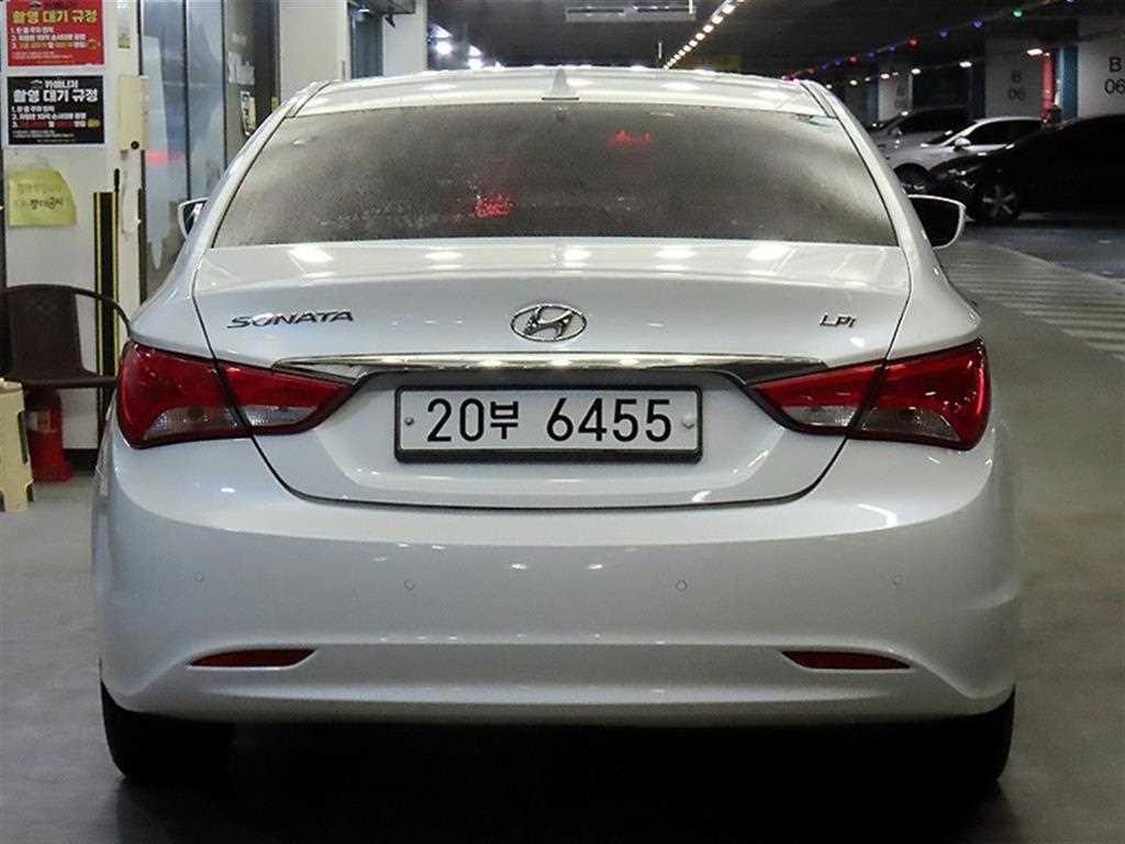 HYUNDAI Sonata - Vista 5