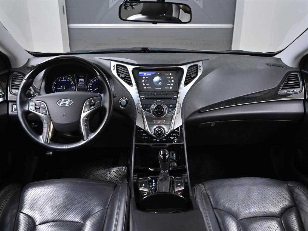 HYUNDAI Grandeur - Vista 7