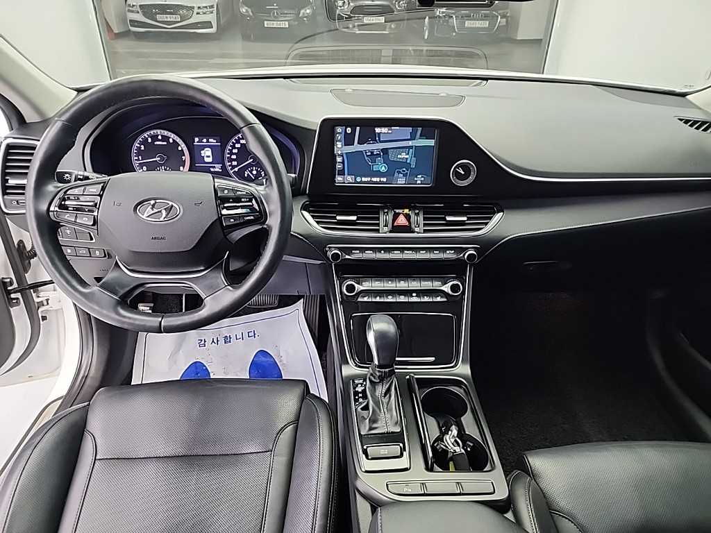 HYUNDAI Grandeur - Vista 7