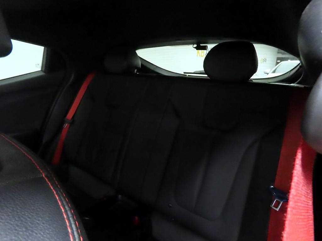 HYUNDAI Veloster - Vista 11