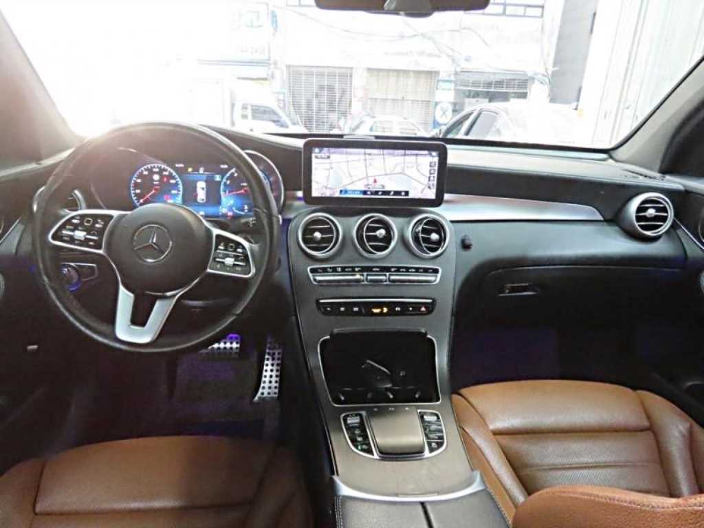 Mercedes Benz GLC Class - Vista 7