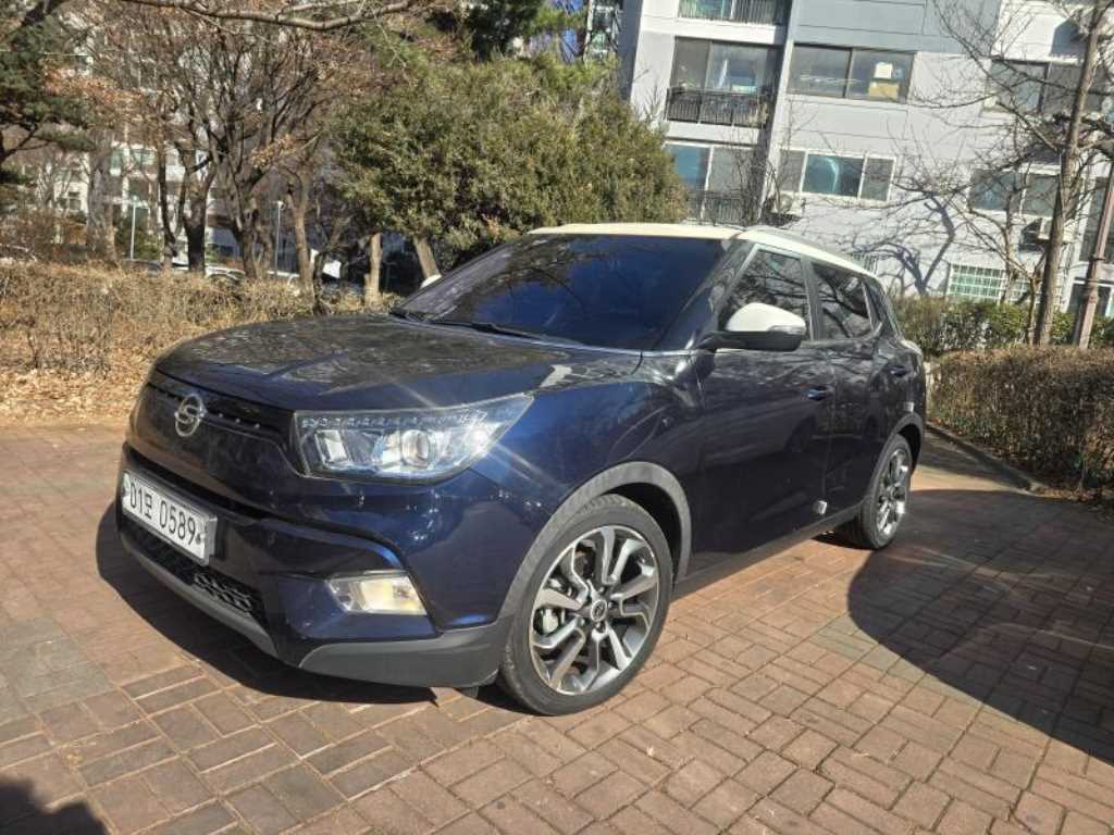 Ssangyong Tivoli - Vista 2