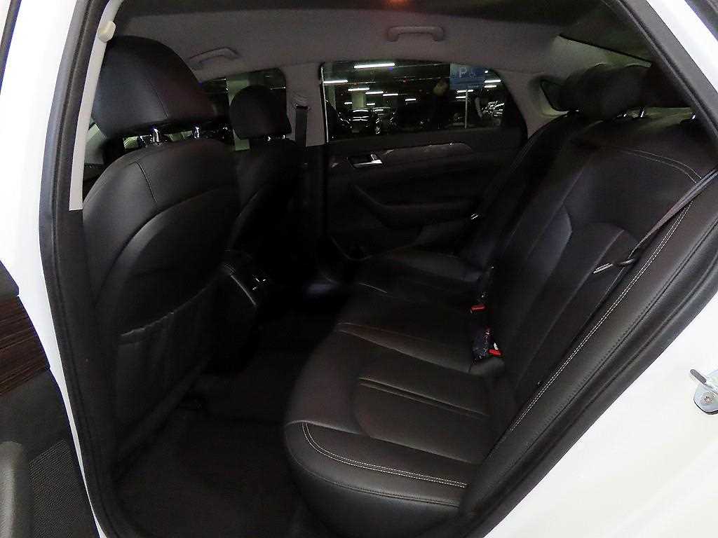 HYUNDAI Sonata - Vista 7