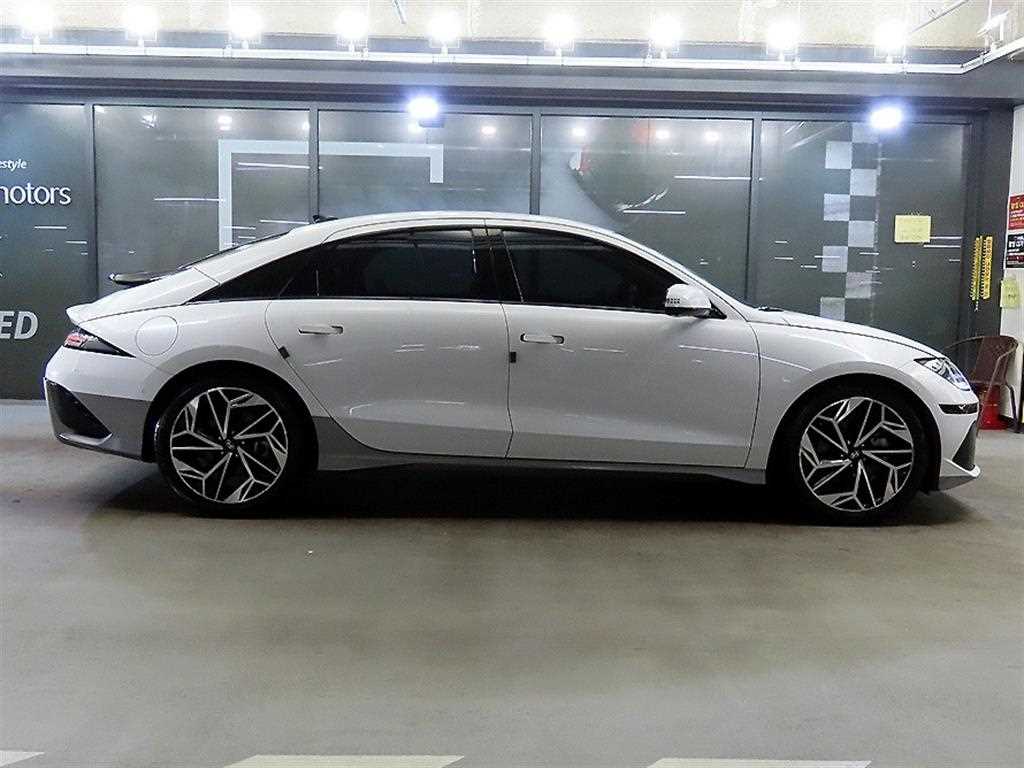 HYUNDAI Ioniq 6 - Vista 3