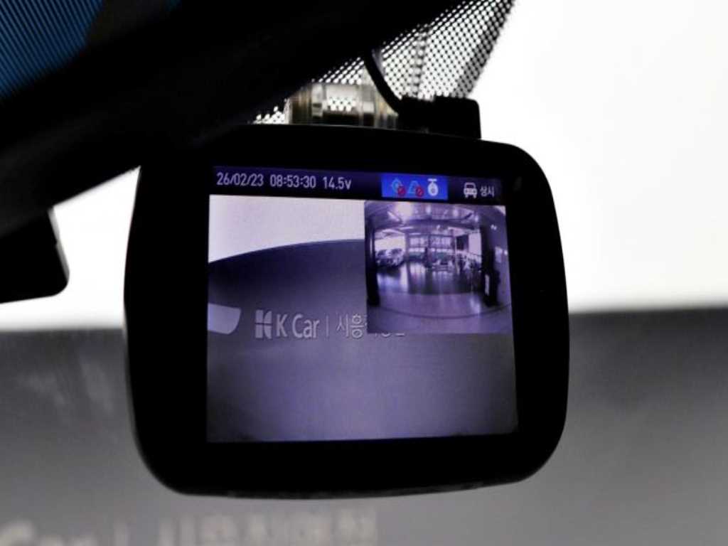 KIA Carens - Vista 10