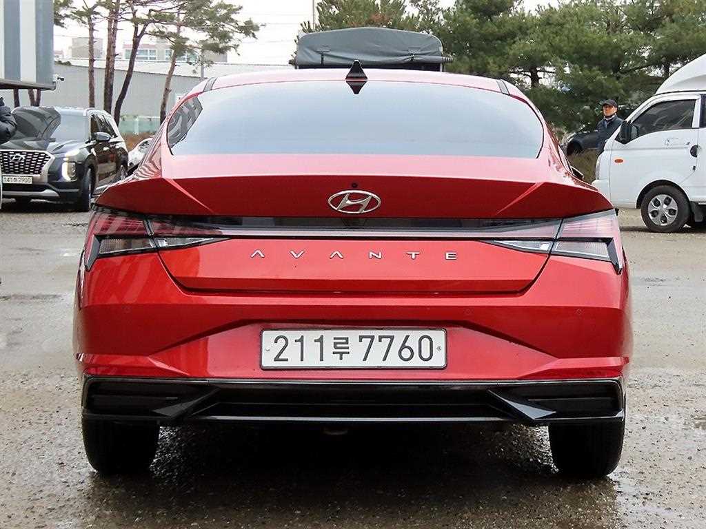 HYUNDAI Avante - Vista 5