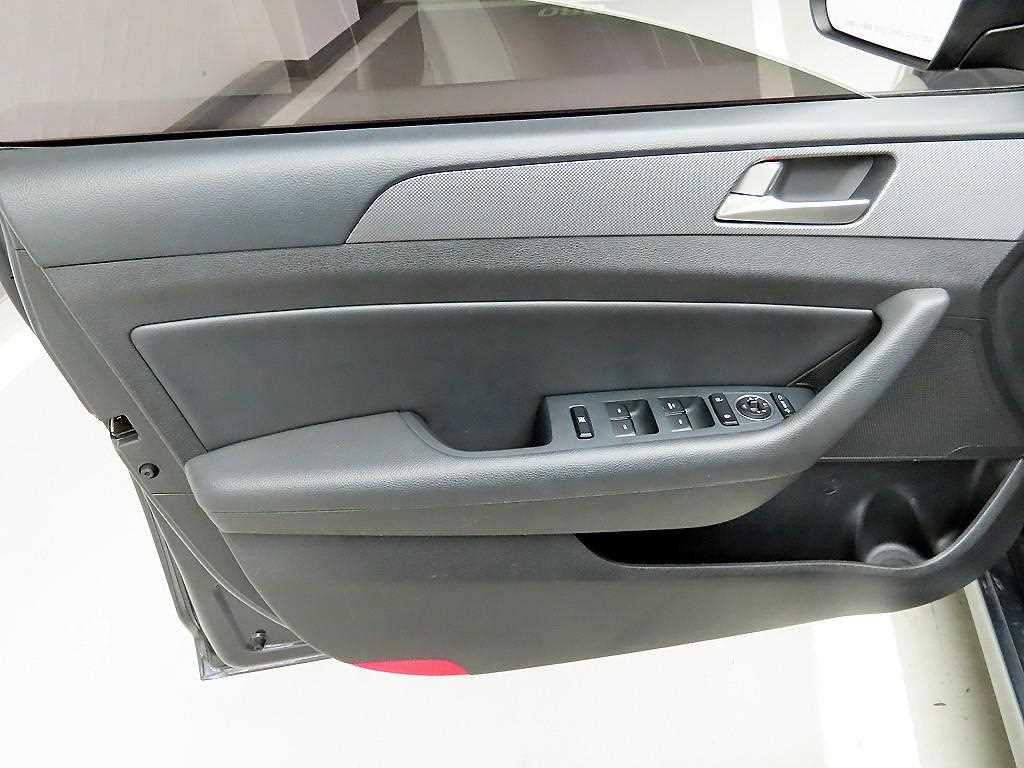 HYUNDAI Sonata - Vista 11