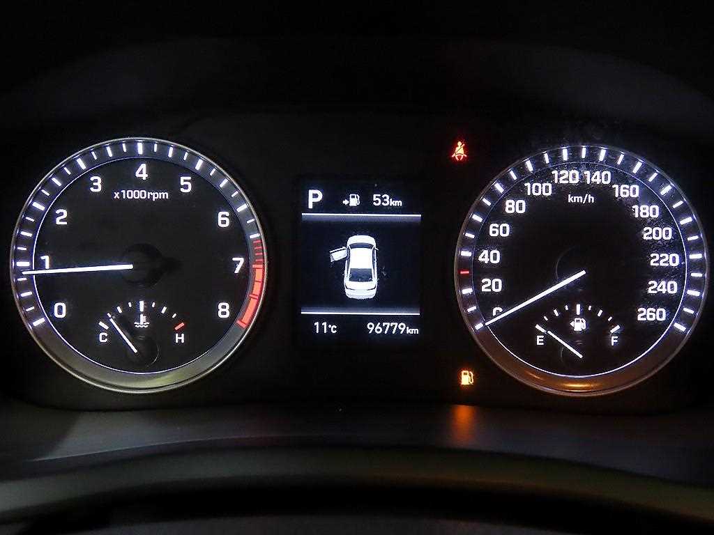 HYUNDAI Sonata - Vista 9