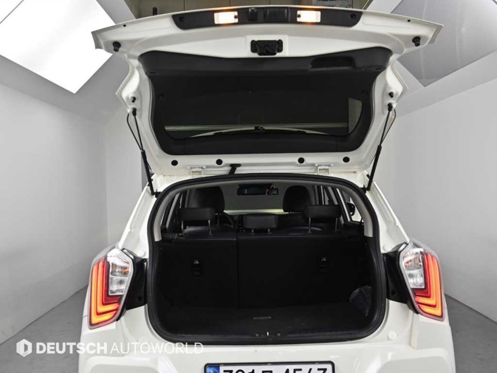 Ssangyong Tivoli 2022 Blanco - Importación desde Corea - HF Imports Iquique - Foto 19