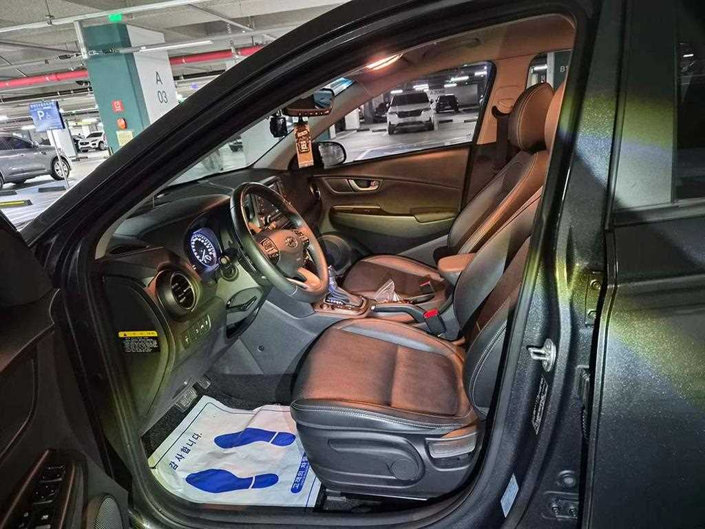 HYUNDAI Kona - Vista 6