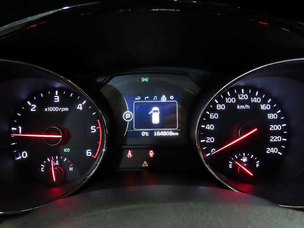 KIA Carnival - Vista 9