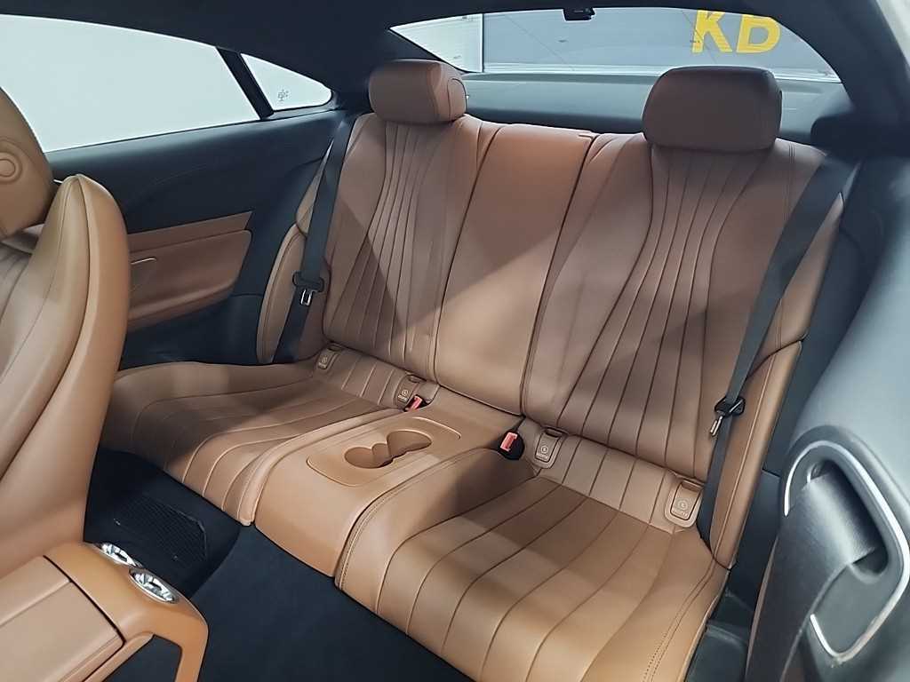 Mercedes Benz E class - Vista 12