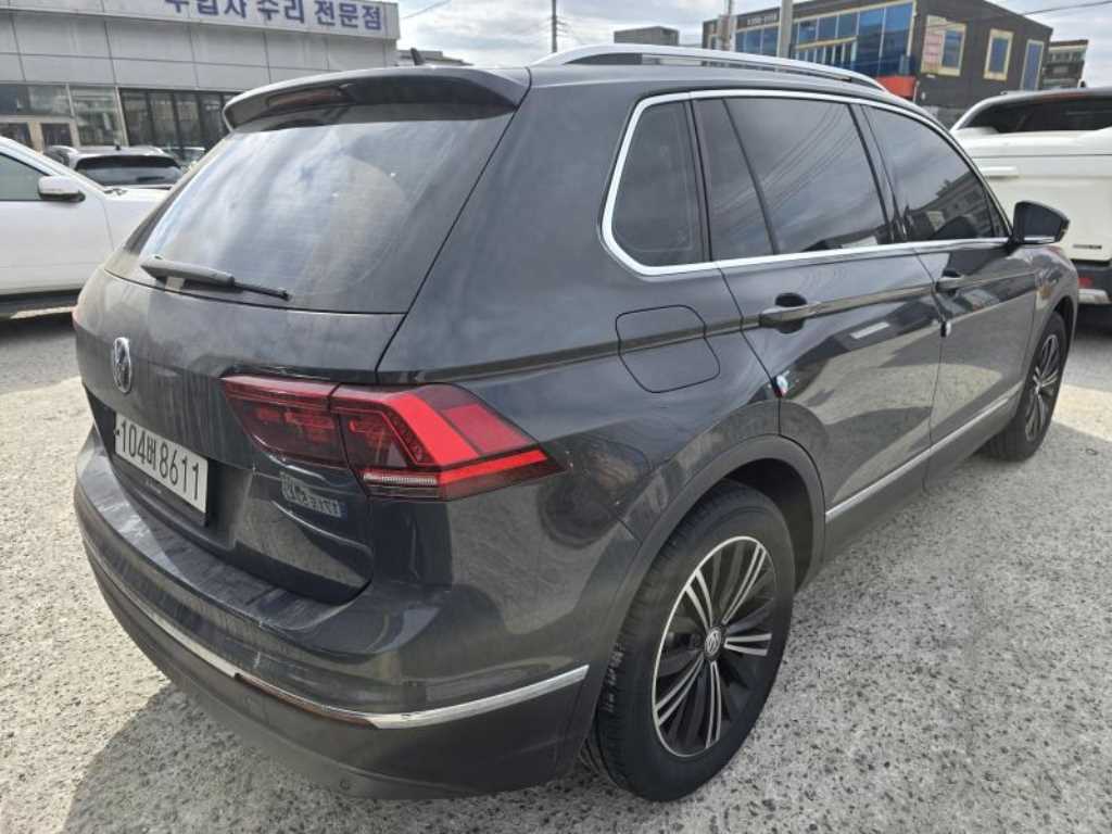 Volkswagen Tiguan - Vista 4