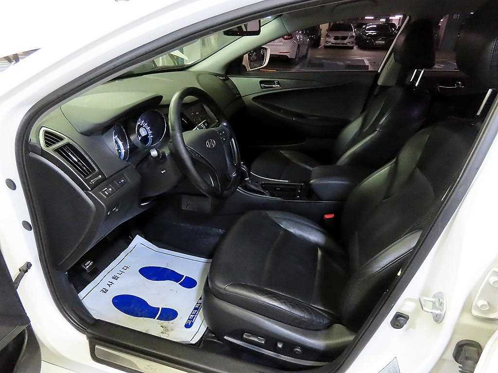 HYUNDAI Sonata - Vista 6