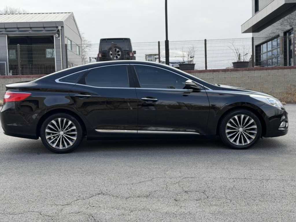 HYUNDAI Grandeur - Vista 3