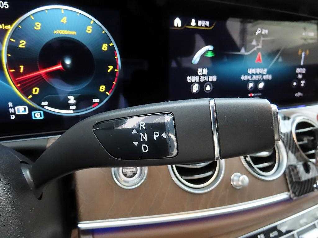 Mercedes Benz E class - Vista 11