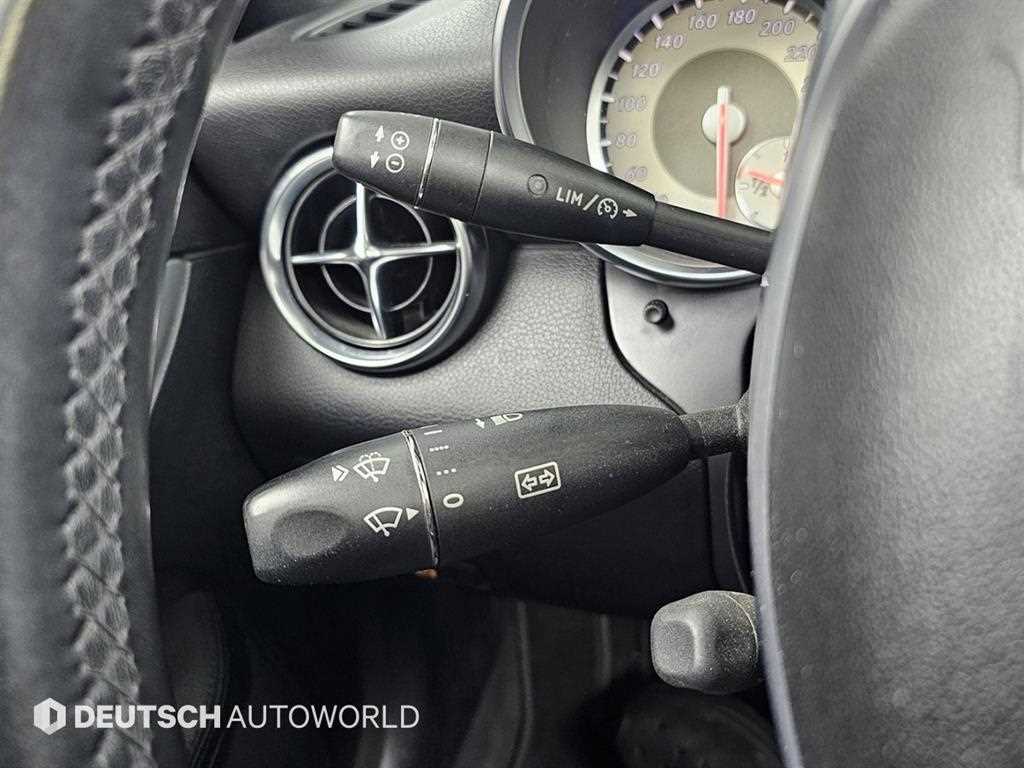 Mercedes Benz SLK Class - Vista 12