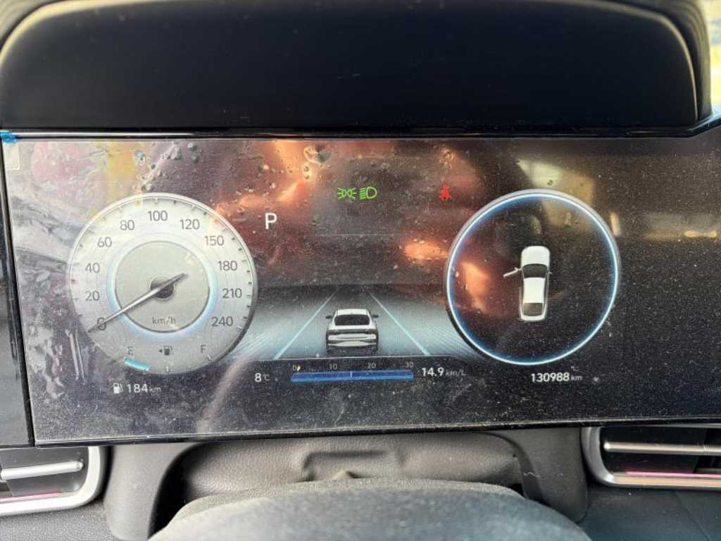 HYUNDAI Avante - Vista 10