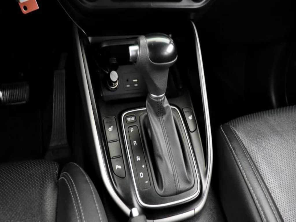 KIA Carens - Vista 5