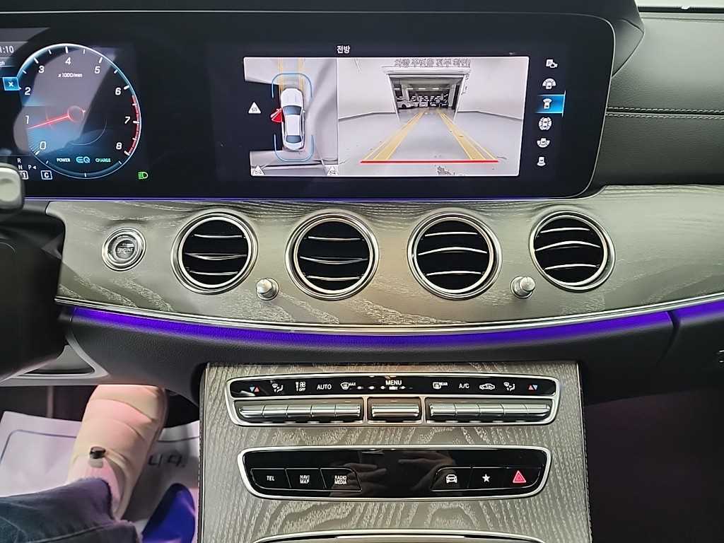 Mercedes Benz E class - Vista 10