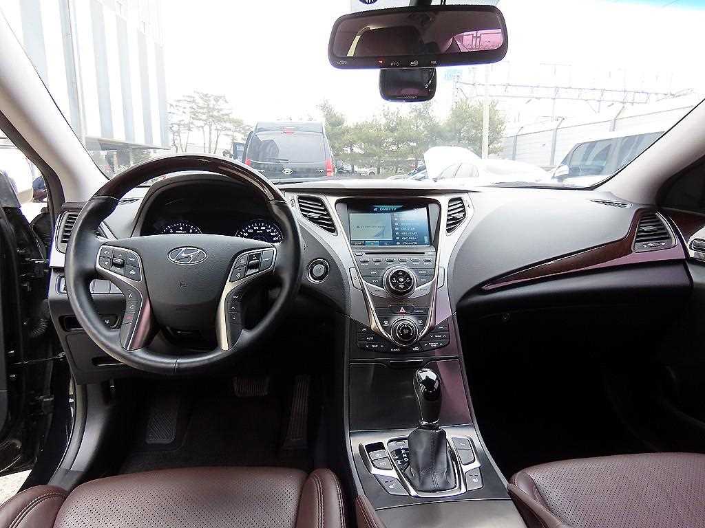 HYUNDAI Grandeur - Vista 7