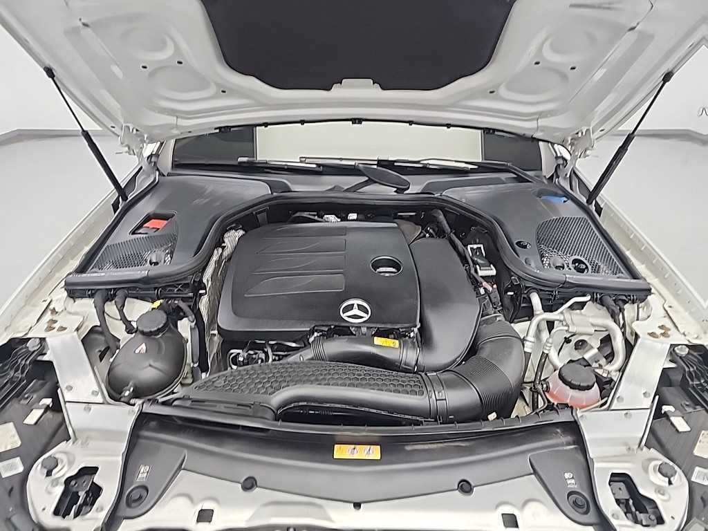 Mercedes Benz E class - Vista 5