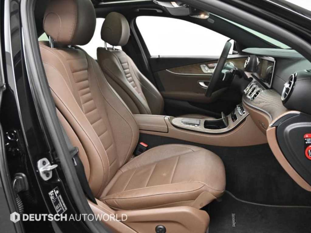 Mercedes Benz E class - Vista 10