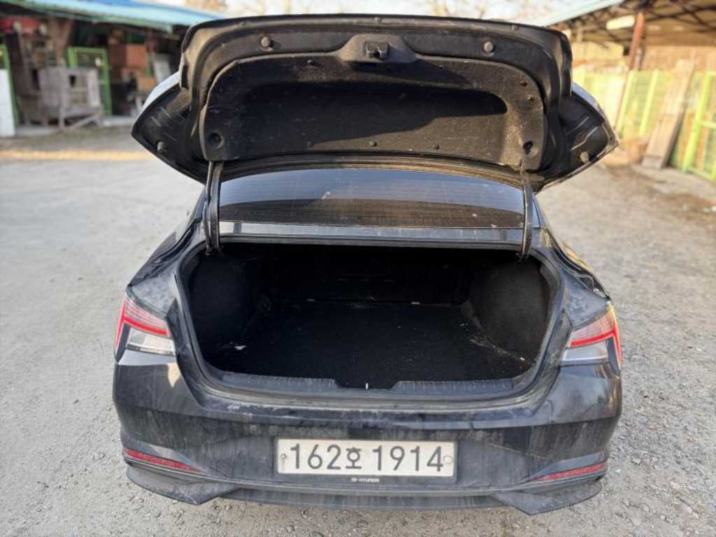 HYUNDAI Avante - Vista 7