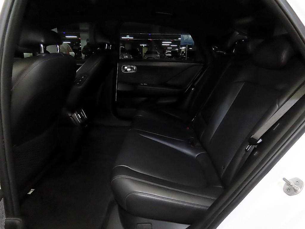 HYUNDAI Ioniq 6 - Vista 7