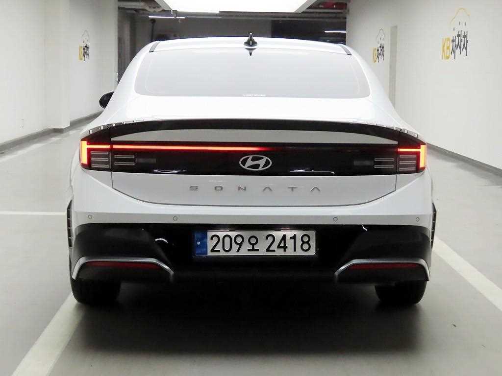 HYUNDAI Sonata - Vista 4