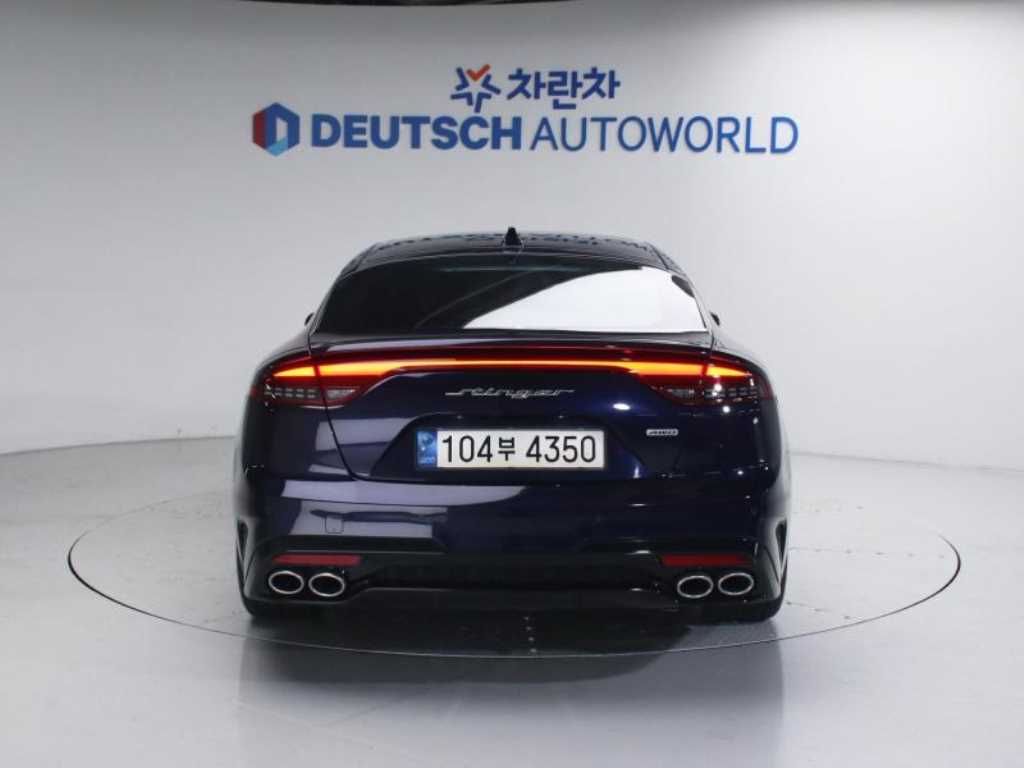 KIA Stinger - Vista 4