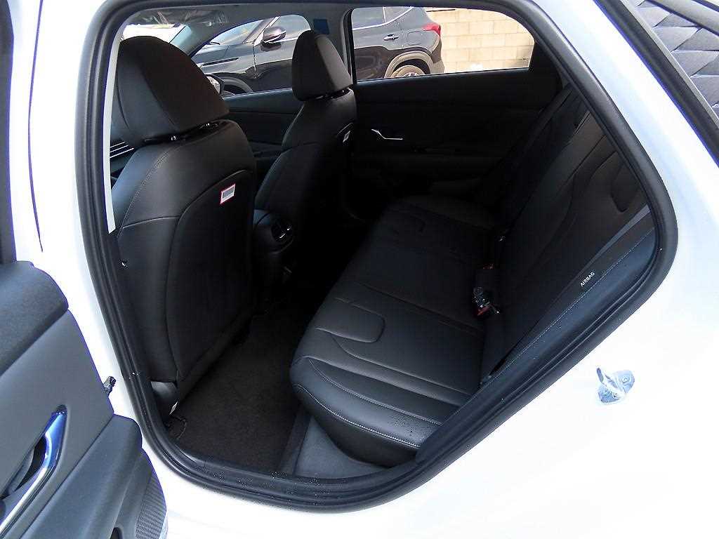 HYUNDAI Avante - Vista 6