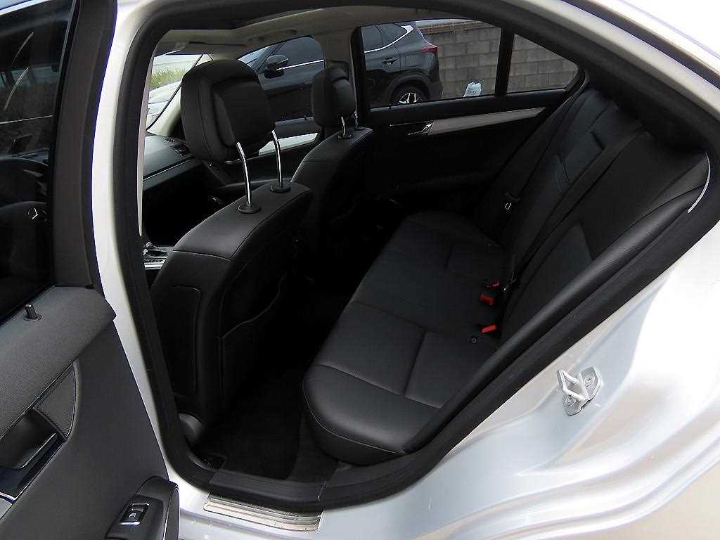 Mercedes Benz C Class - Vista 6