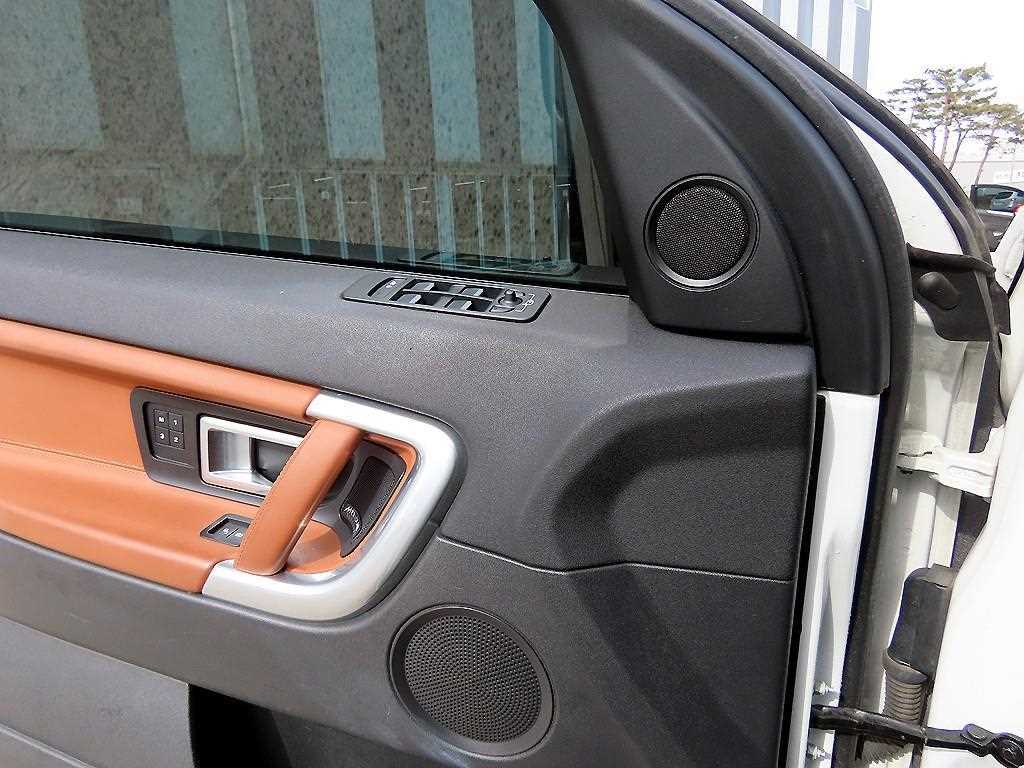 Land Rover Discovery Sports - Vista 11