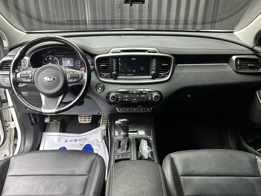 KIA Sorento - Vista 8